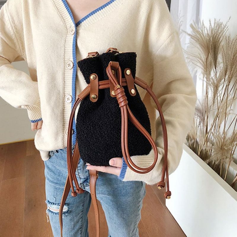 Kabelky Crossbody Ve Tvaru Sudu