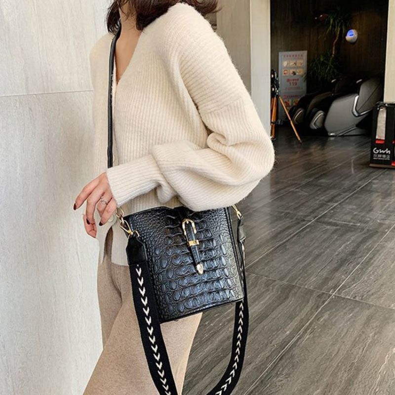 Tašky Thread Alligator Pu Rectangle Crossbody