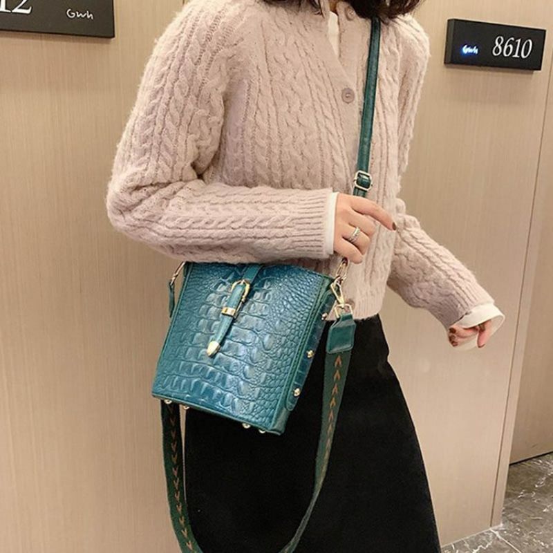 Tašky Thread Alligator Pu Rectangle Crossbody