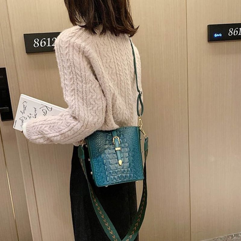 Tašky Thread Alligator Pu Rectangle Crossbody